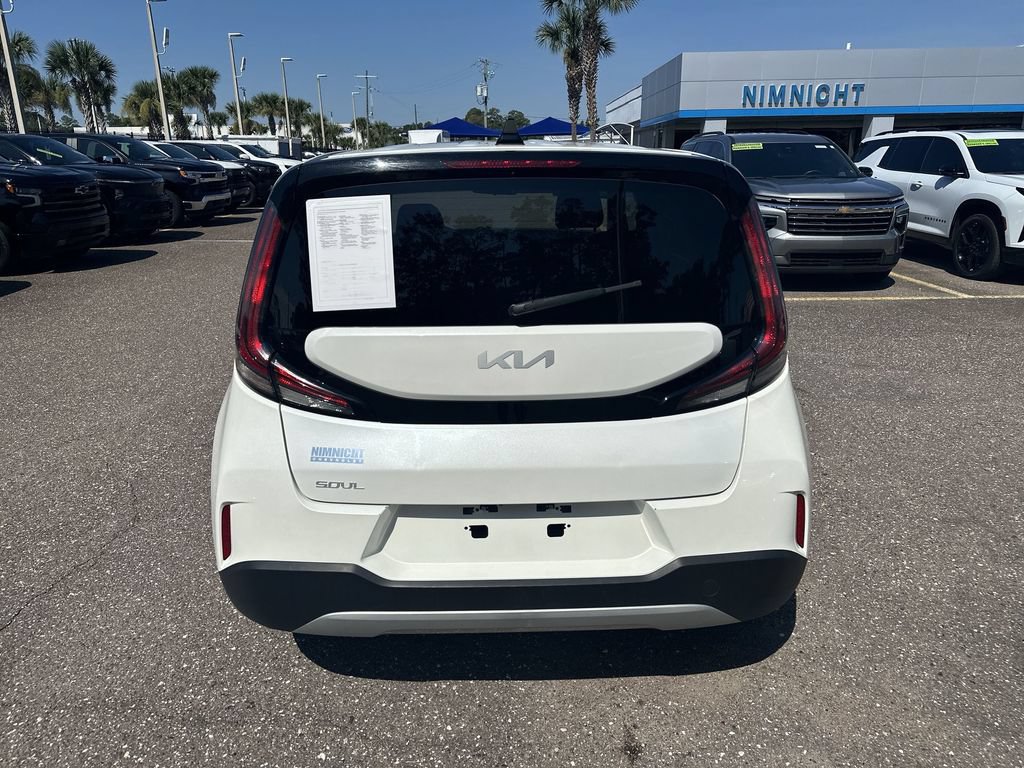 Used 2024 Kia Soul LX w/ Option Group 015 FWD image 15