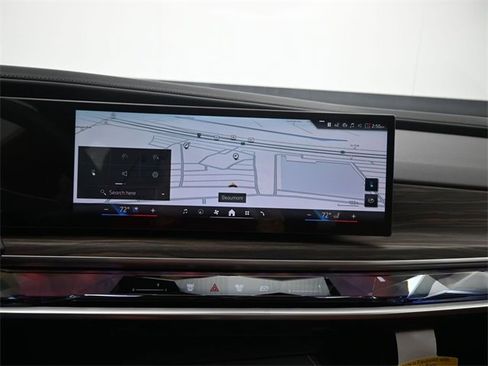 New 2025 BMW i7 xDrive60 w/ Executive Package image 3