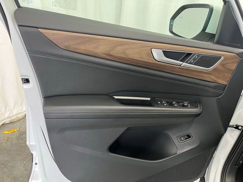 New 2026 Volkswagen Atlas SE image 9