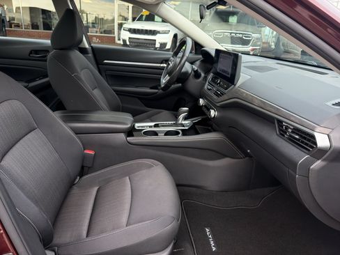 Used 2023 Nissan Altima 2.5 SV w/ SV Premium Package FWD image 20