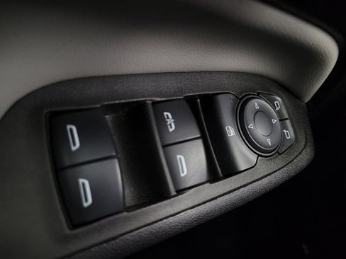 Used 2021 Chevrolet Equinox LT image 27