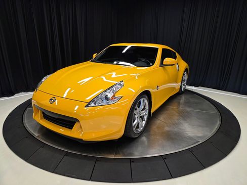 Used 2009 Nissan 370Z Touring w/ Sport Pkg RWD image 10