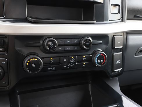 Used 2023 Ford F250 XLT AWD/4WD image 23