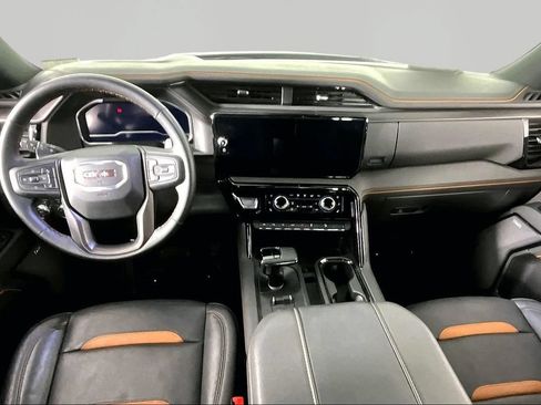 Used 2025 GMC Sierra 1500 AT4 w/ AT4 Premium Package AWD/4WD image 8