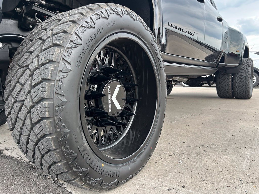 New 2026 GMC Sierra 3500 Denali Ultimate w/ LPO, Black Badging Package AWD/4WD image 21