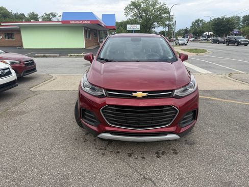 Used 2018 Chevrolet Trax LT w/ Sun & Sound Package AWD/4WD image 5