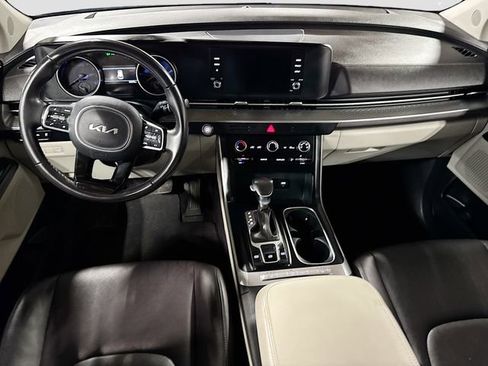 Used 2024 Kia Carnival LX image 22