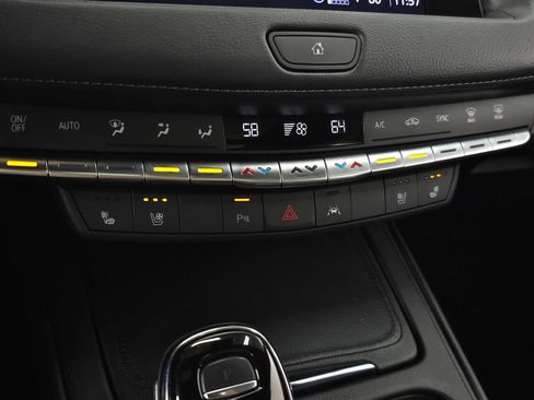 Certified 2023 Cadillac XT4 Premium Luxury AWD/4WD image 32