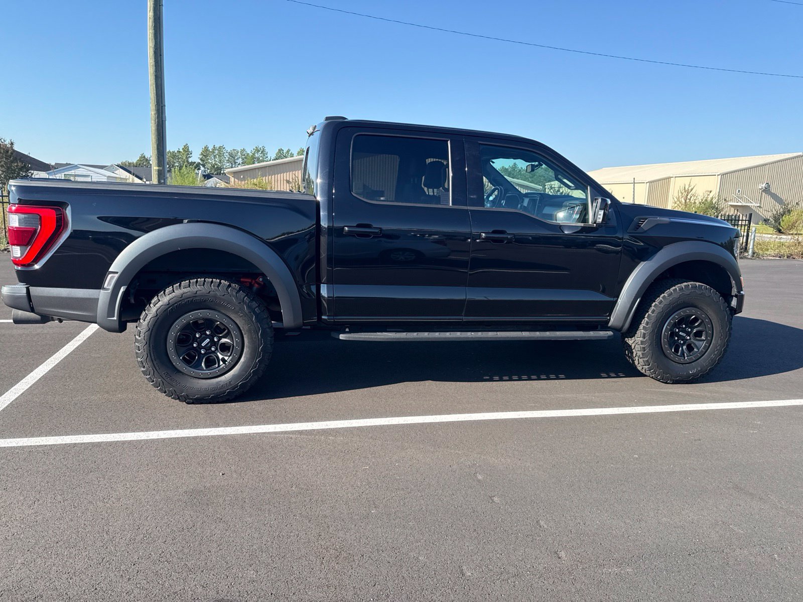 Used 2022 Ford F150 Raptor w/ Equipment Group 801A High AWD/4WD image 8