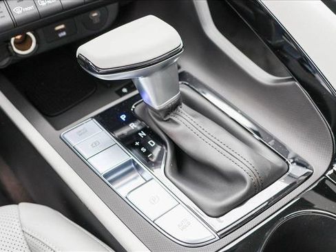 New 2025 Hyundai Elantra Limited image 20