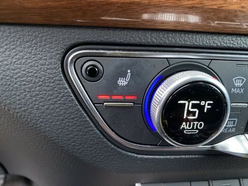 Used 2023 Audi Q5 2.0T Premium w/ Convenience Package image 27