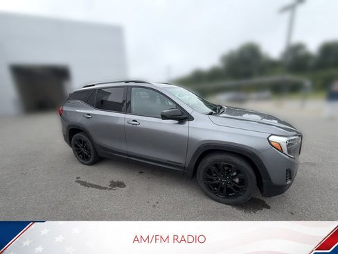 Used 2020 GMC Terrain SLE w/ Elevation Edition FWD image 3