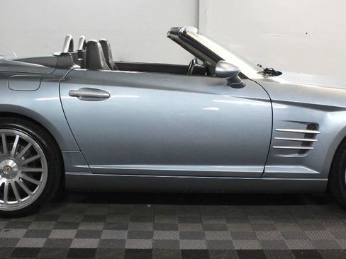Used 2005 Chrysler Crossfire SRT-6 image 2