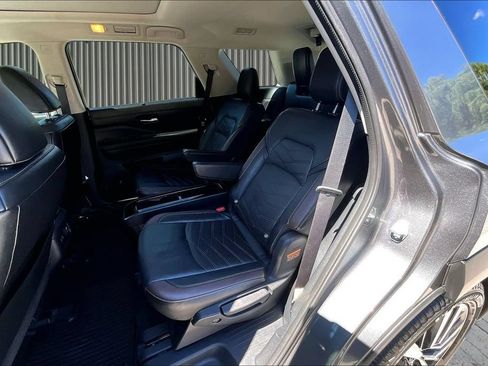 Used 2022 Nissan Pathfinder Platinum w/ Cargo Package FWD image 27