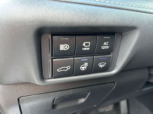 Used 2021 Toyota Highlander Limited AWD/4WD image 12