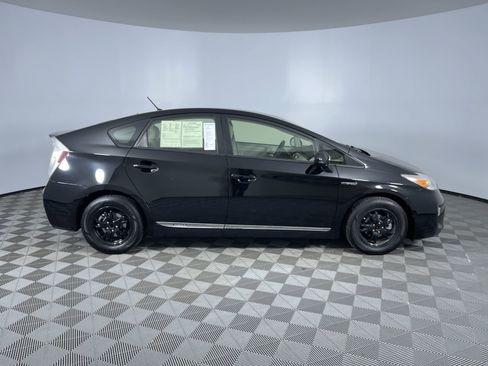 Used 2015 Toyota Prius Two image 10