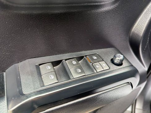 Used 2021 Toyota Tacoma SR AWD/4WD image 15