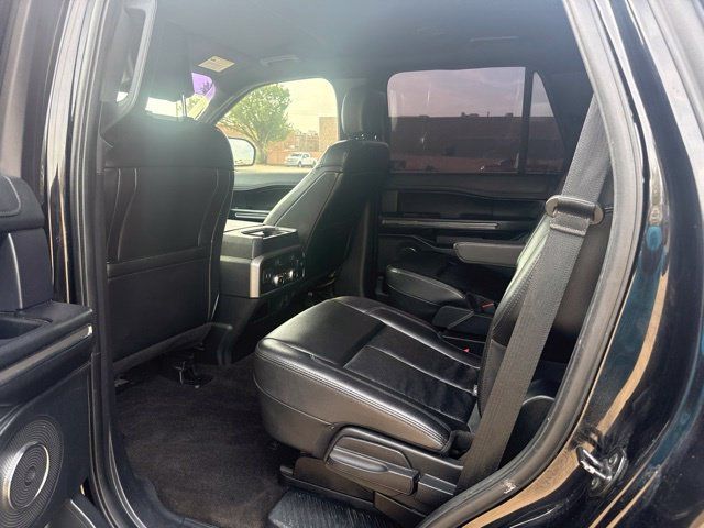 Used 2020 Ford Expedition XLT w/ Equipment Group 202A AWD/4WD image 12