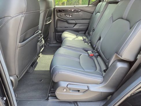 Used 2025 Honda Pilot EX-L image 24