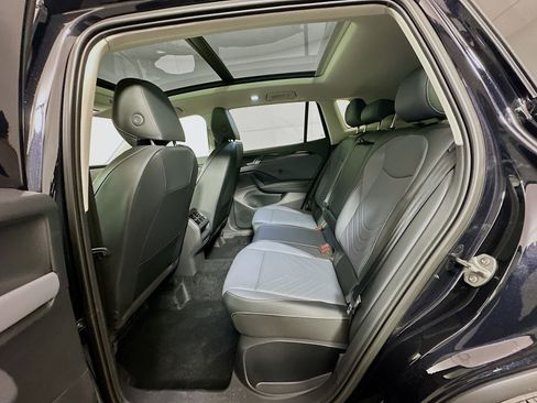 New 2026 Volkswagen Tiguan SE AWD/4WD image 16