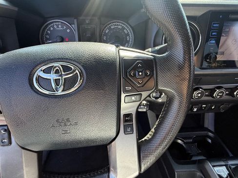 Used 2019 Toyota Tacoma TRD Sport AWD/4WD image 25