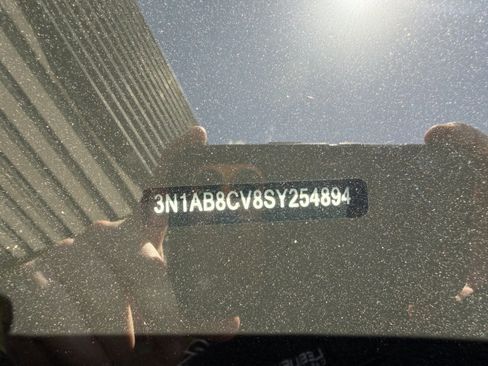 Used 2025 Nissan Sentra SV FWD image 39