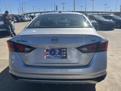 Used 2024 Nissan Altima 2.5 SV image 6