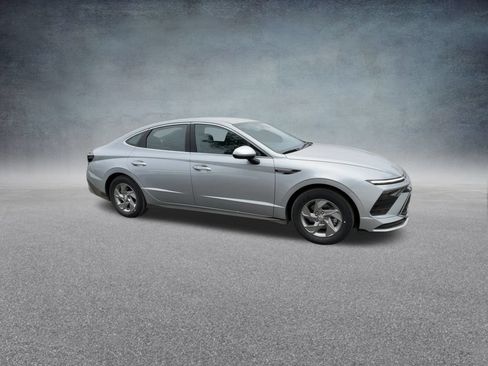 Used 2026 Hyundai Sonata SE FWD image 29