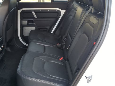 Used 2024 Land Rover Defender 130 X-Dynamic SE AWD/4WD image 20