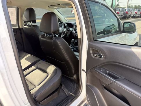 Used 2022 GMC Canyon AT4 w/ Trailering Package AWD/4WD image 16