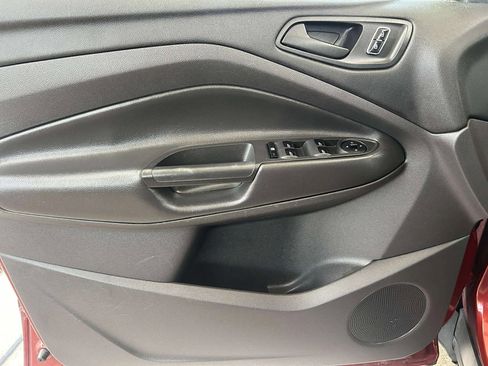 Used 2015 Ford Escape S image 22