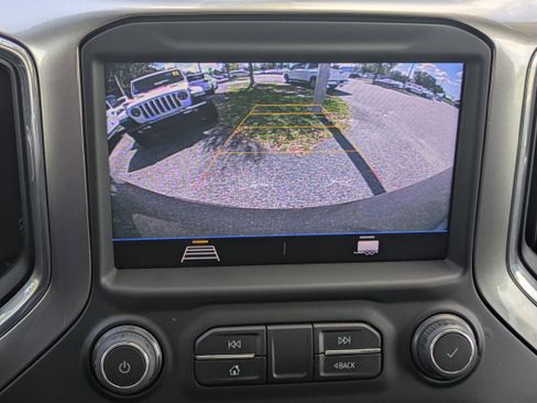 Used 2021 Chevrolet Silverado 1500 LT image 33