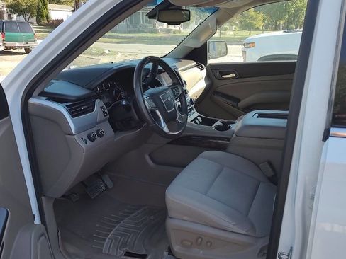 Used 2015 GMC Yukon SLE w/ Convenience Package image 7