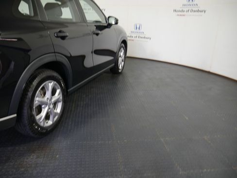 Certified 2023 Honda HR-V LX image 4