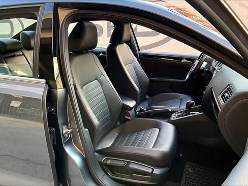 Used 2016 Volkswagen Jetta GLI SE image 8