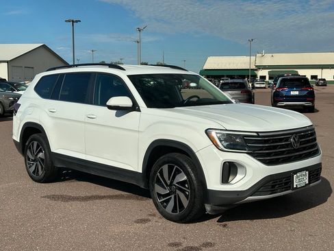 Used 2024 Volkswagen Atlas SE AWD/4WD image 7