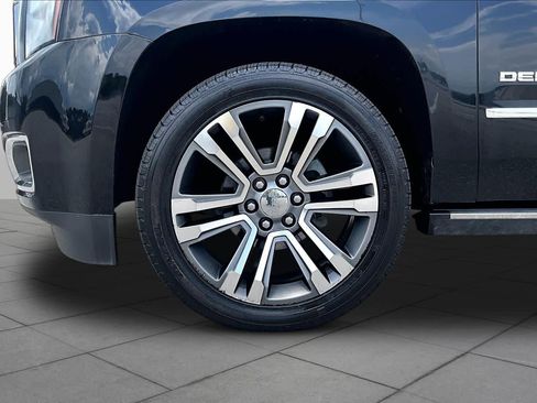Used 2019 GMC Yukon Denali w/ Denali Ultimate Package RWD image 11