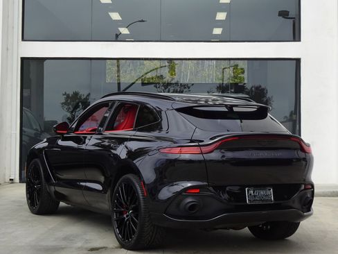 Used 2022 Aston Martin DBX AWD/4WD image 4
