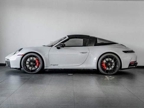 Certified 2025 Porsche 911 Targa 4 GTS AWD/4WD image 2
