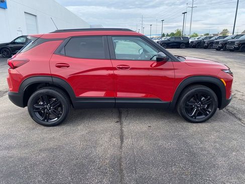 New 2026 Chevrolet TrailBlazer LT w/ Midnight Edition AWD/4WD image 8