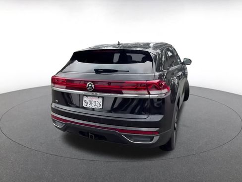 Used 2025 Volkswagen Atlas Cross Sport SE image 14