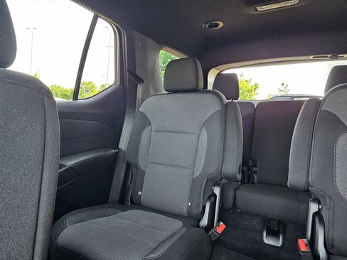 Used 2023 Chevrolet Traverse LT FWD image 24