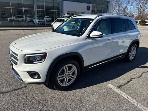 Used 2021 Mercedes-Benz GLB 250 4MATIC image 3