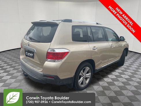 Used 2012 Toyota Highlander Limited w/ Tow Pkg AWD/4WD image 7