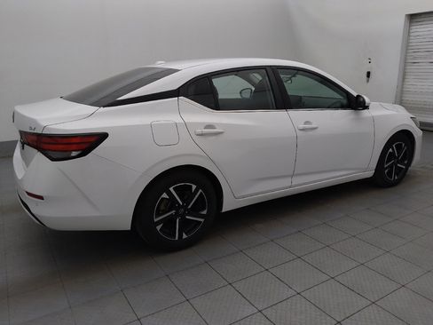 Used 2024 Nissan Sentra SV FWD image 9