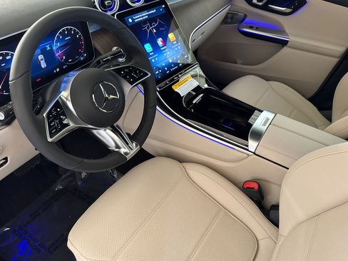 New 2026 Mercedes-Benz GLC 300 image 4