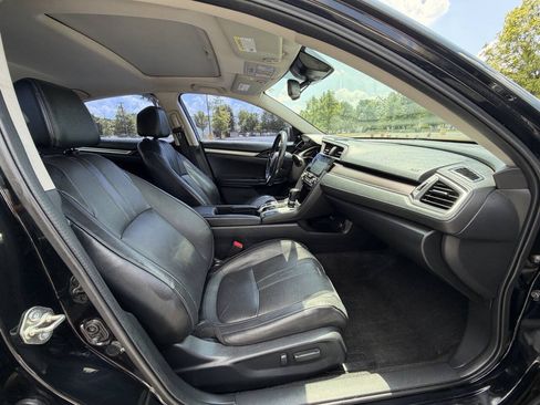 Used 2017 Honda Civic Touring image 15