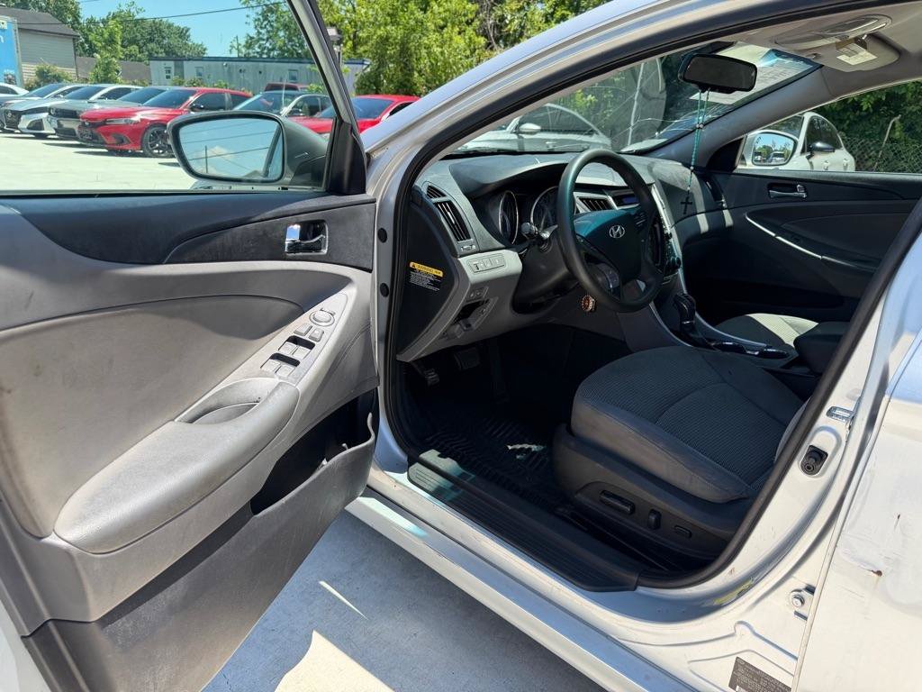 Used 2012 Hyundai Sonata GLS w/ Popular Equipment Pkg FWD image 18