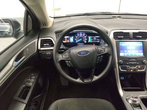 Used 2020 Ford Fusion SE FWD image 22