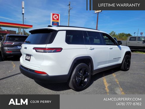 New 2025 Jeep Grand Cherokee L Altitude AWD/4WD image 11